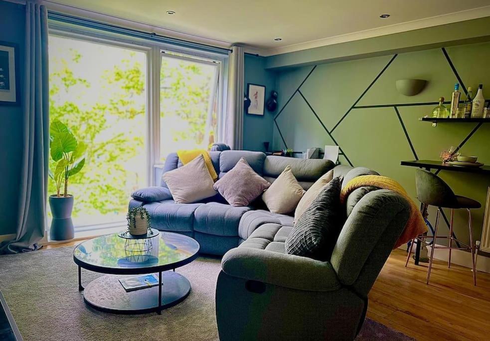 Stunning Luxury Croydon Apartment Gatwick Airport Close Purley Exteriör bild