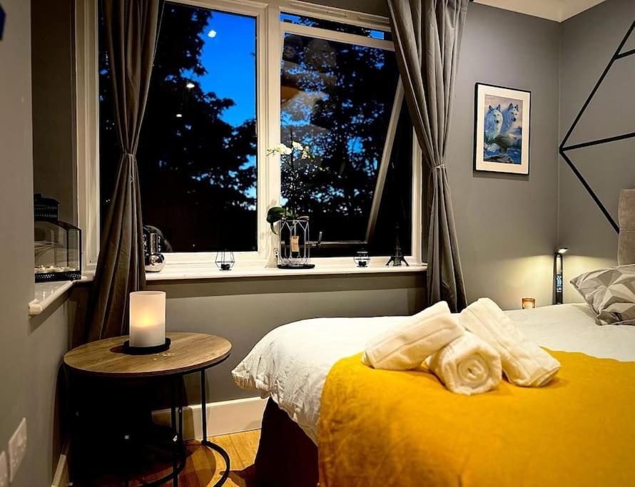 Stunning Luxury Croydon Apartment Gatwick Airport Close Purley Exteriör bild