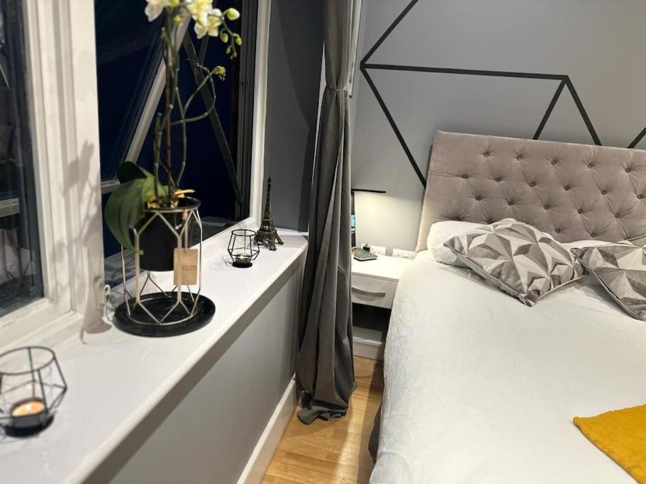 Stunning Luxury Croydon Apartment Gatwick Airport Close Purley Exteriör bild