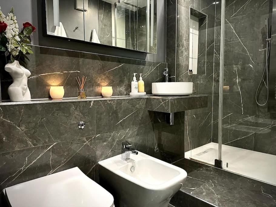 Stunning Luxury Croydon Apartment Gatwick Airport Close Purley Exteriör bild